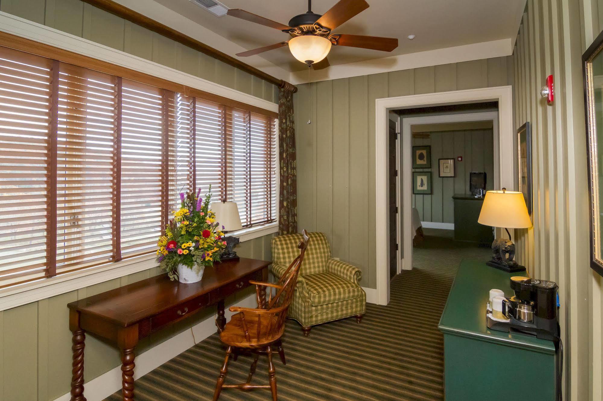 קולומבוס Bright'S Creek Lodge מראה חיצוני תמונה