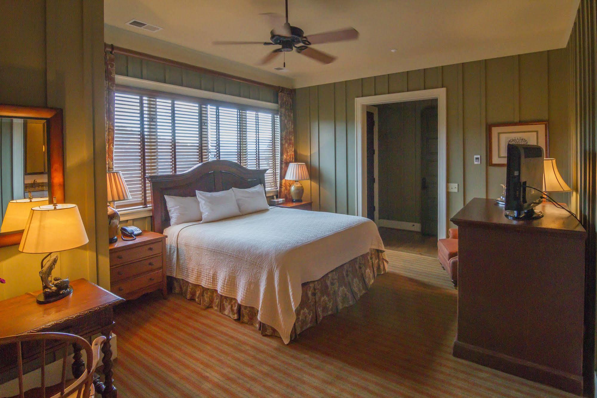 קולומבוס Bright'S Creek Lodge מראה חיצוני תמונה