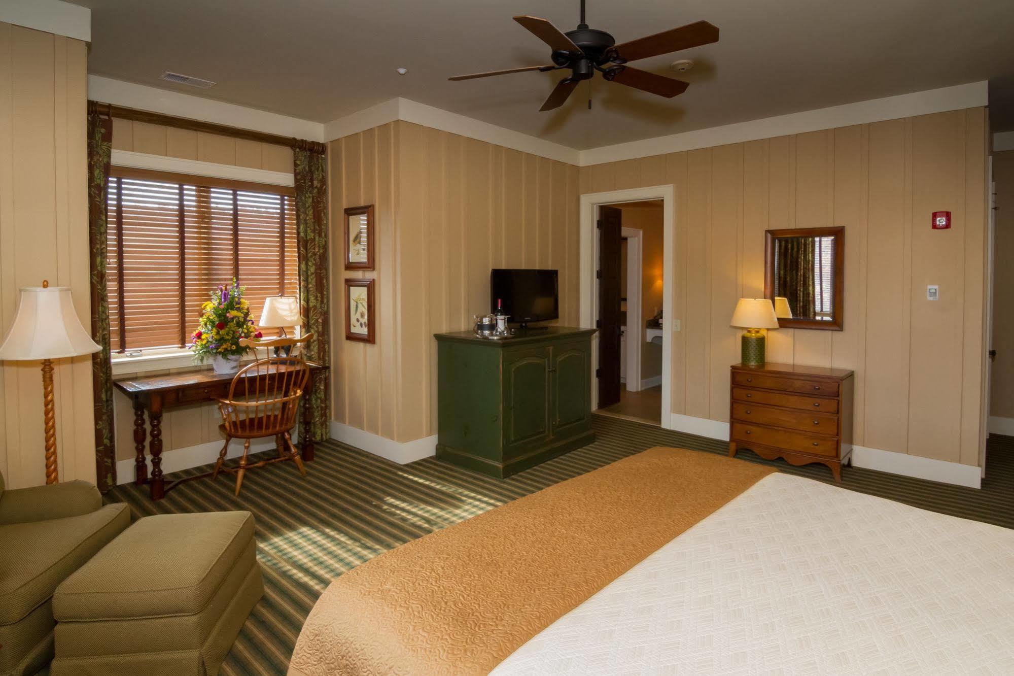 קולומבוס Bright'S Creek Lodge מראה חיצוני תמונה